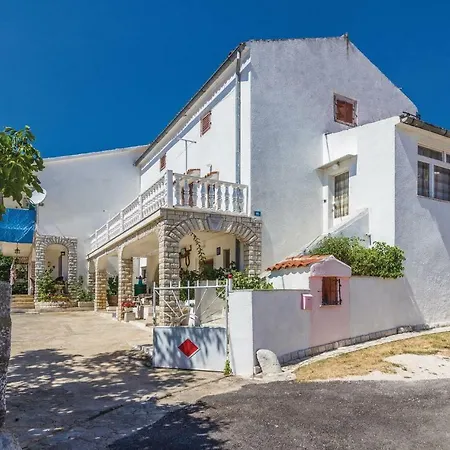 Two-bedroom In Appartement *