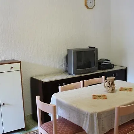 Two-bedroom In Apartamento *